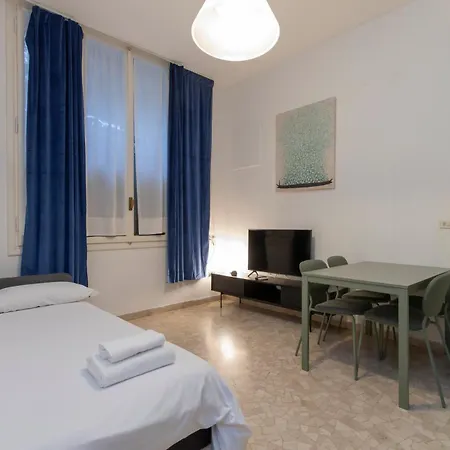 I Host - Lamarmora 3a Lägenhet *