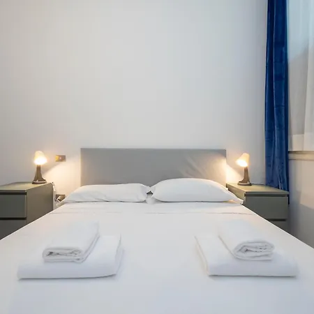Apartman I Host - Lamarmora 3a *