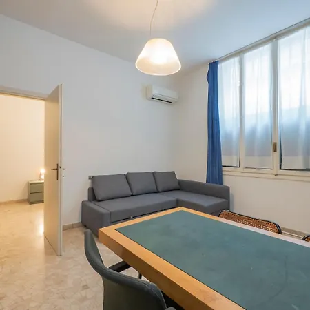 Apartman I Host - Lamarmora 3a *