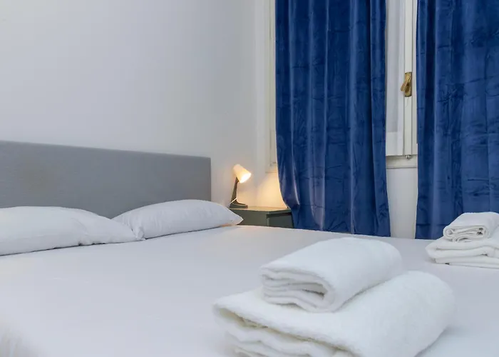 I Host - Lamarmora 3a ミラノ